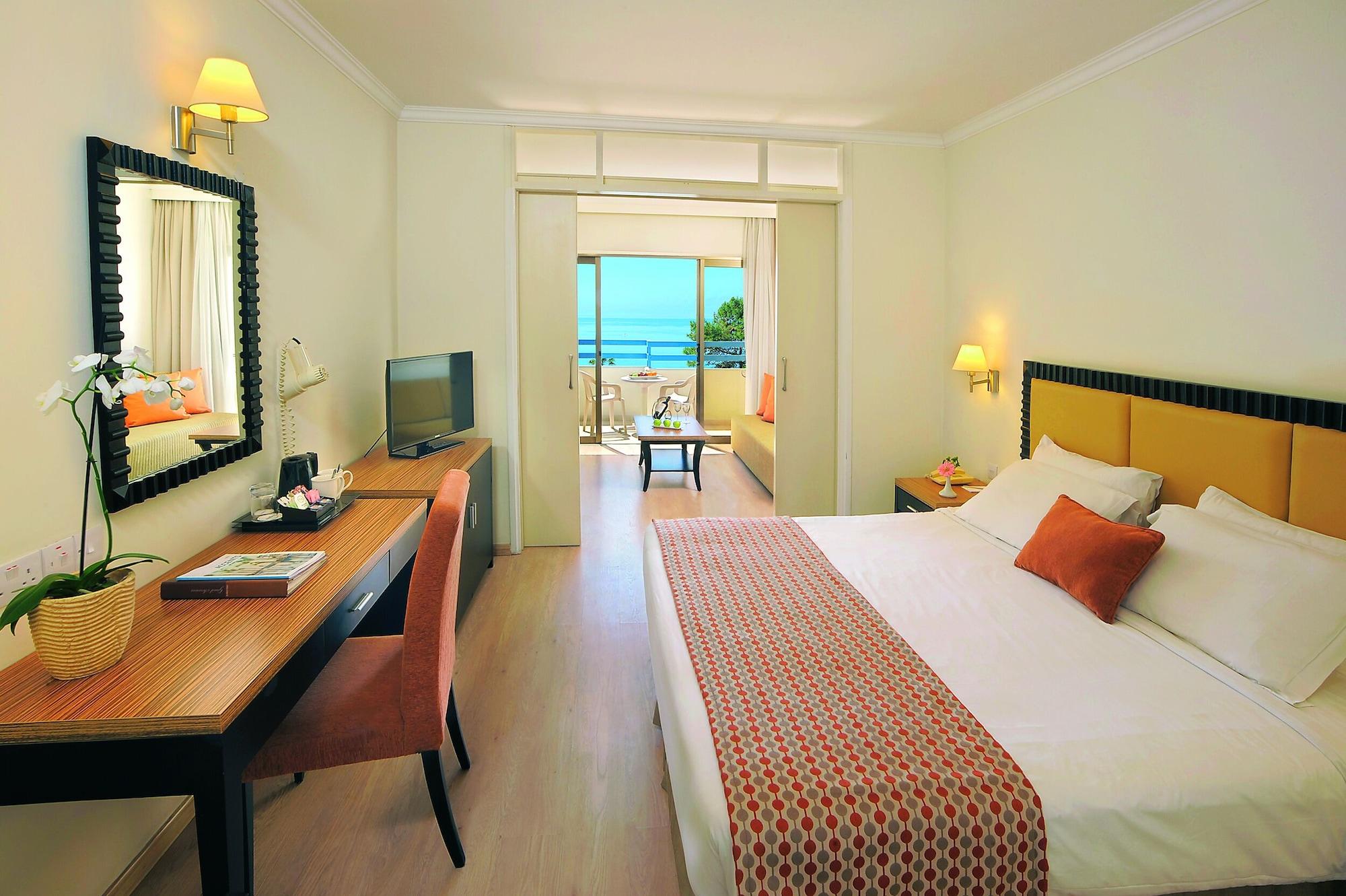 Elias Beach Hotel Лимасол Екстериор снимка