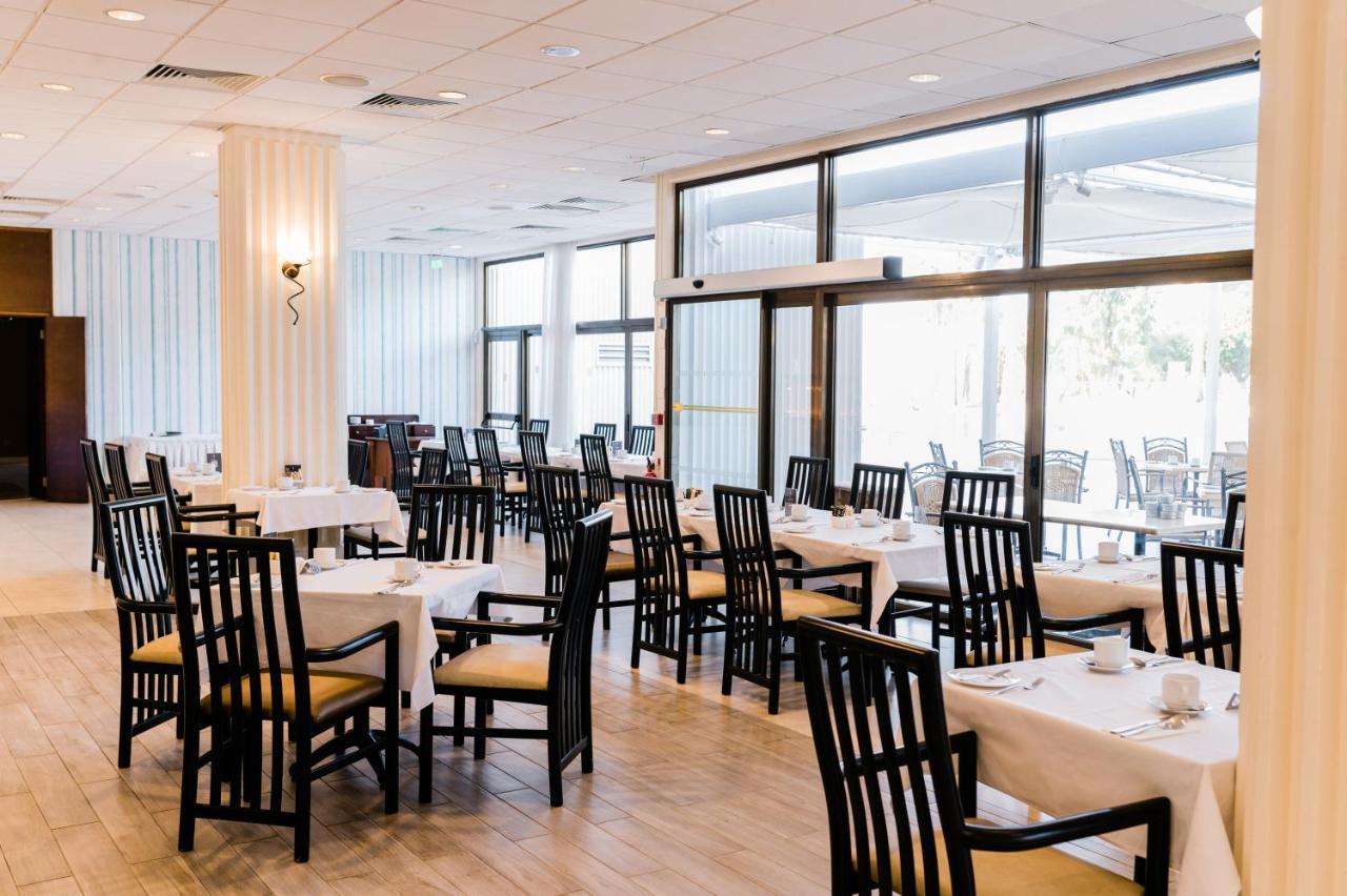 Elias Beach Hotel Лимасол Екстериор снимка