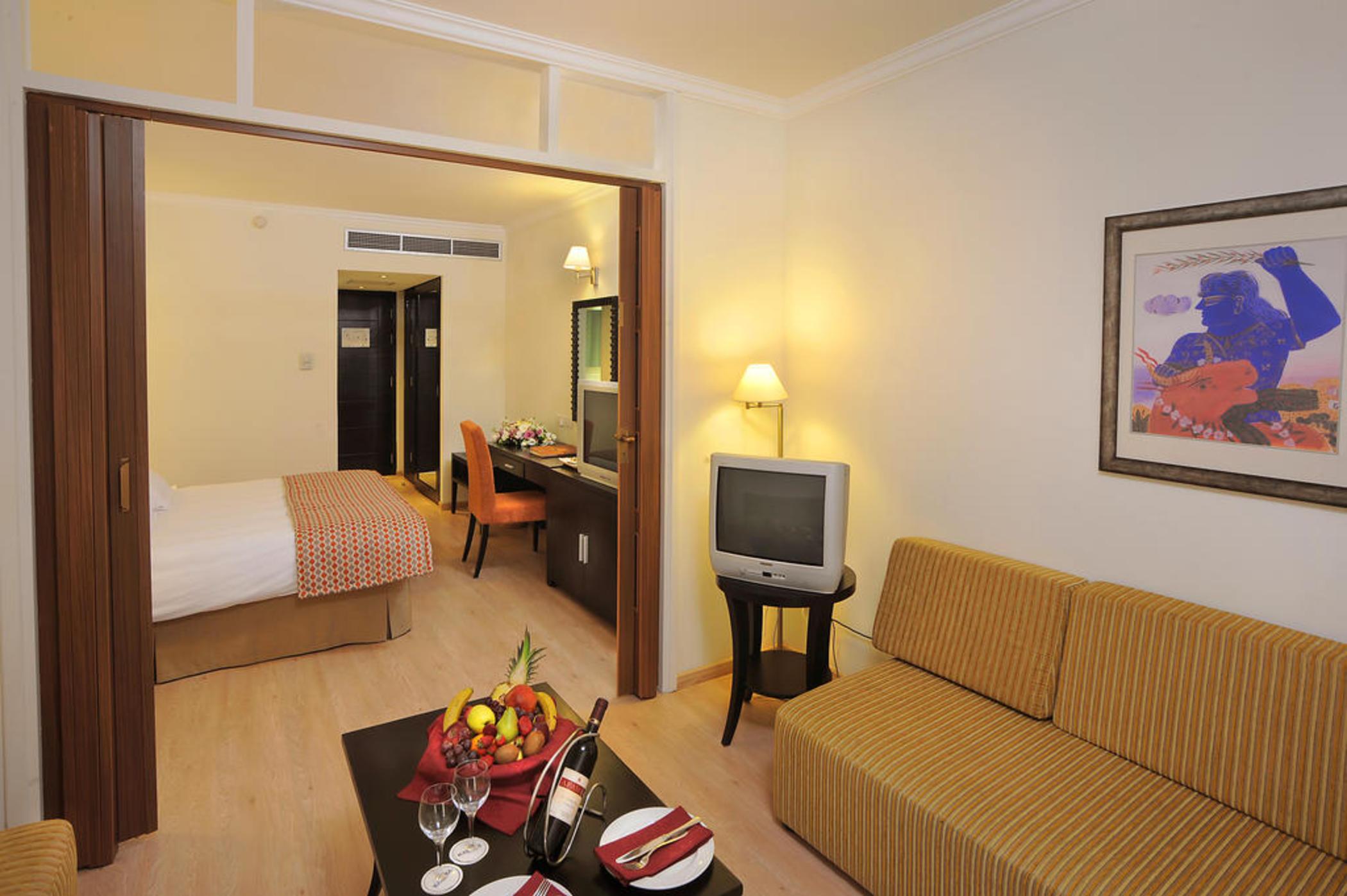 Elias Beach Hotel Лимасол Екстериор снимка