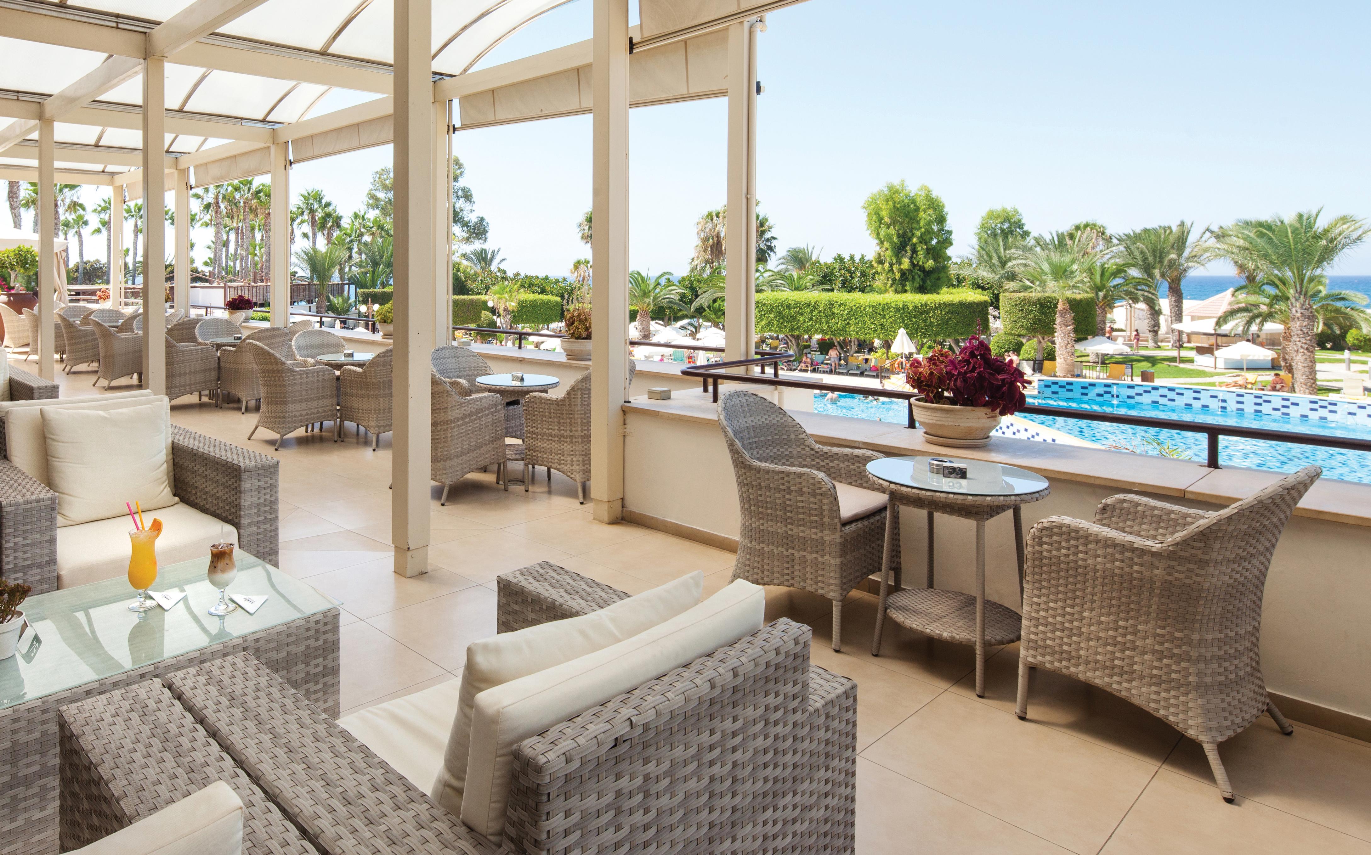 Elias Beach Hotel Лимасол Екстериор снимка