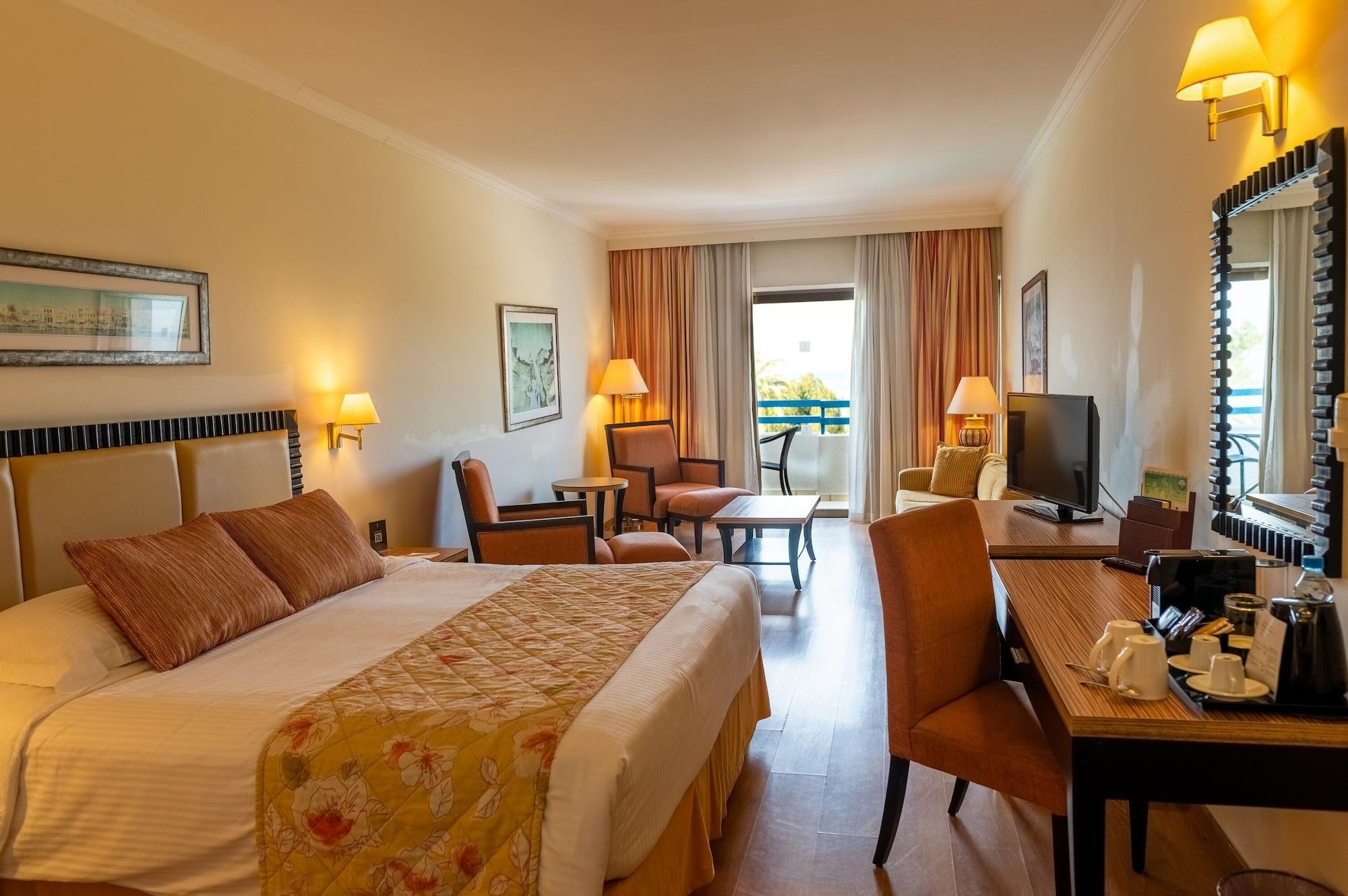 Elias Beach Hotel Лимасол Екстериор снимка