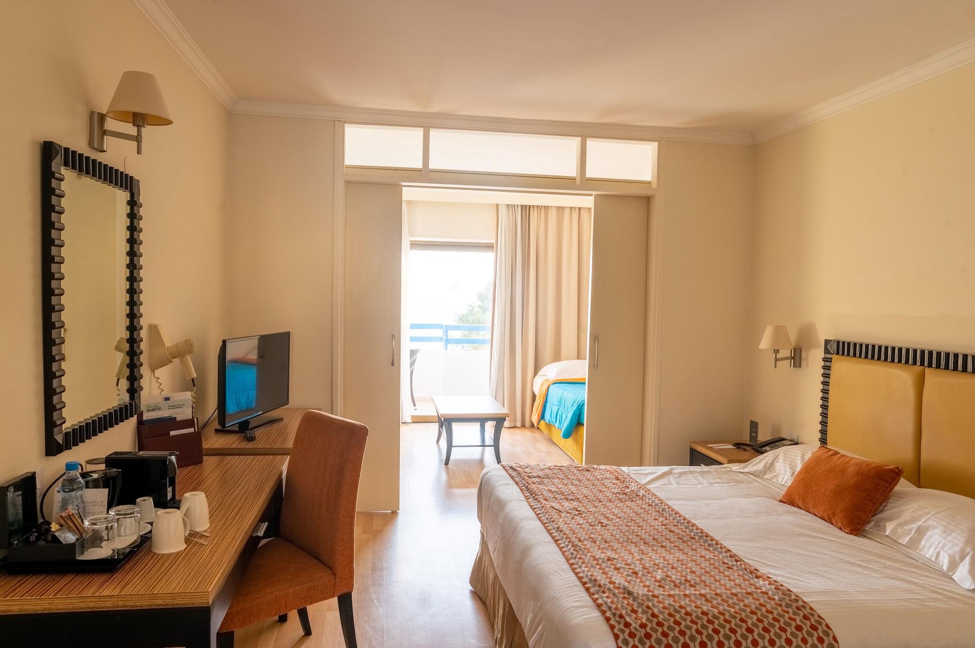 Elias Beach Hotel Лимасол Екстериор снимка