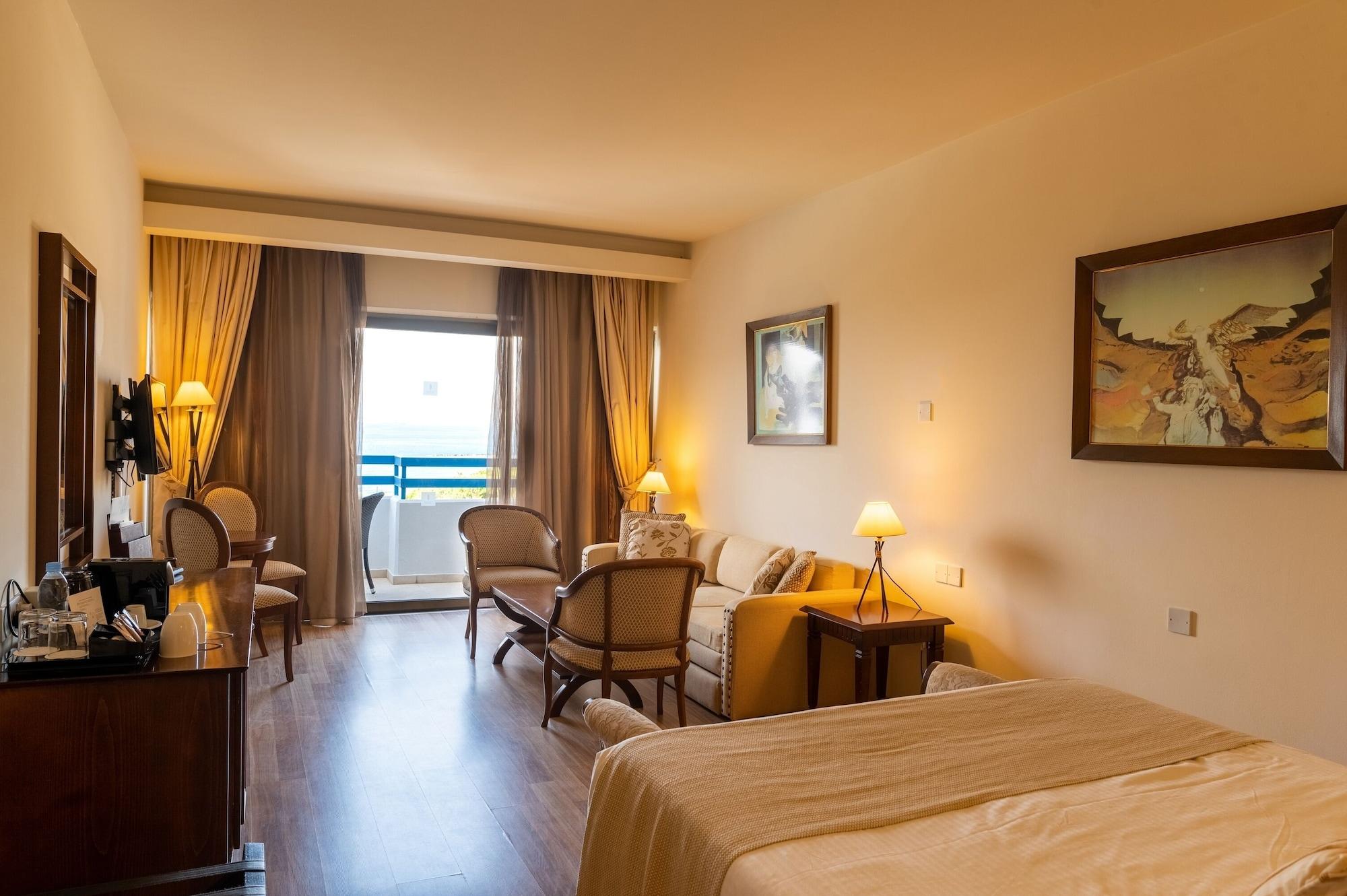 Elias Beach Hotel Лимасол Екстериор снимка