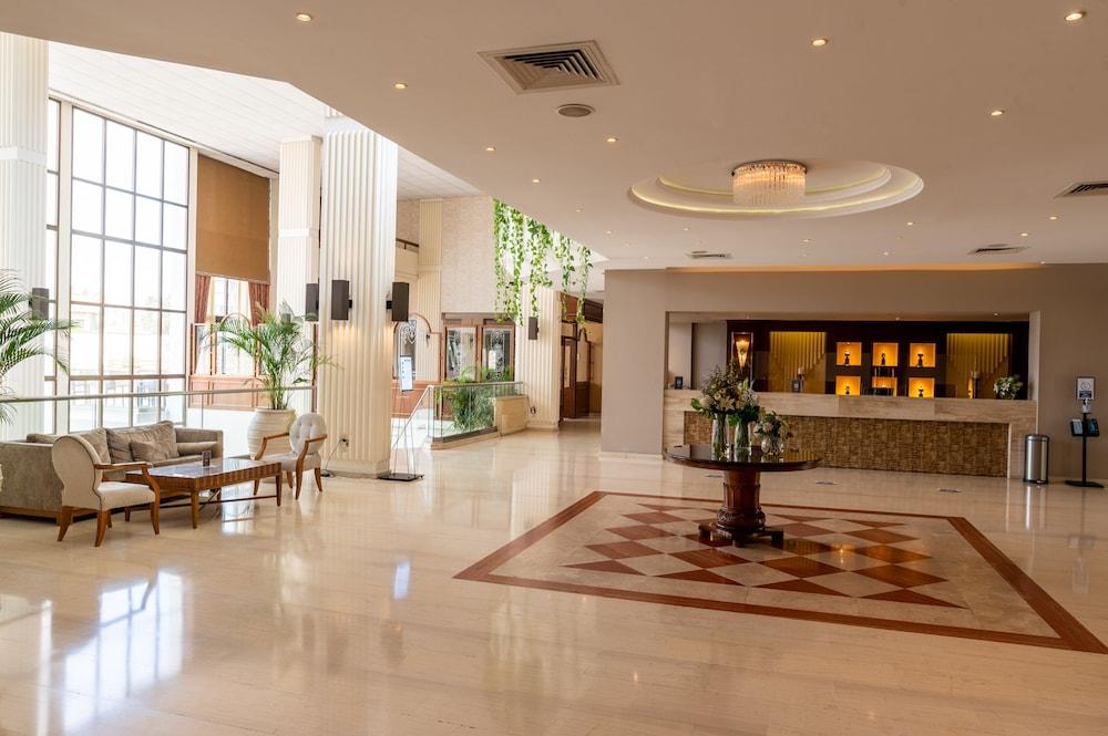 Elias Beach Hotel Лимасол Екстериор снимка