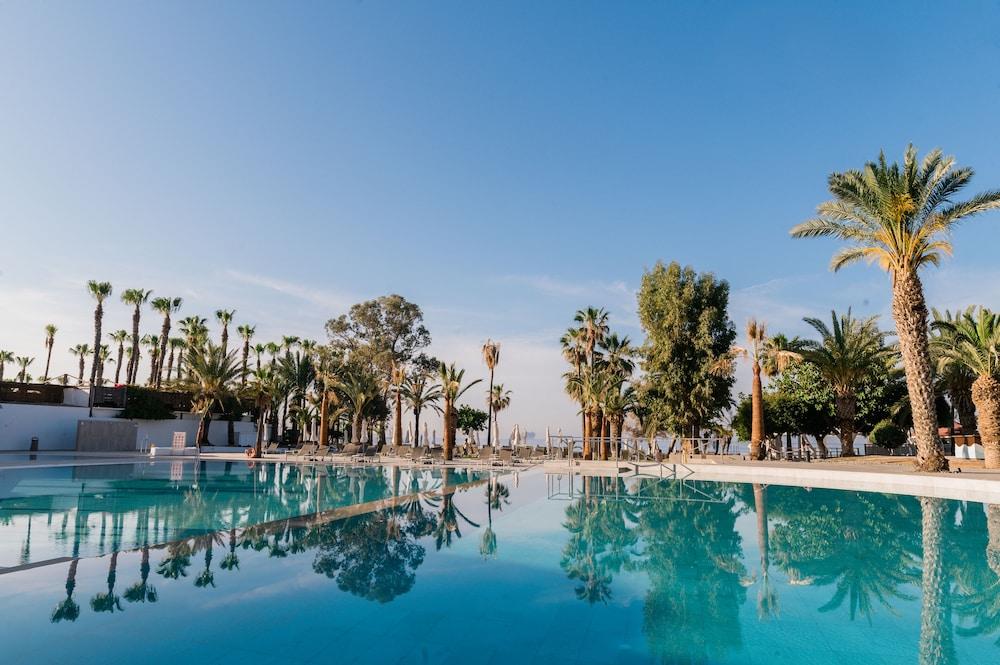 Elias Beach Hotel Лимасол Екстериор снимка
